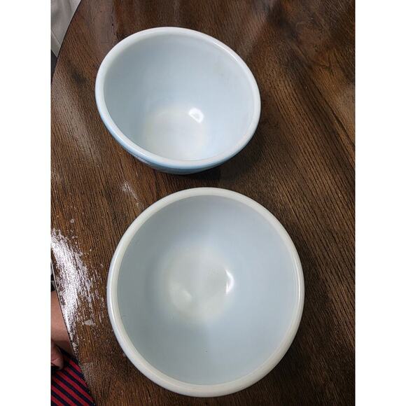 2 Vintage Pyrex 401 Blue 1 1/2 Pint Nesting Ovenware Bowls USA - Picture 15 of 16